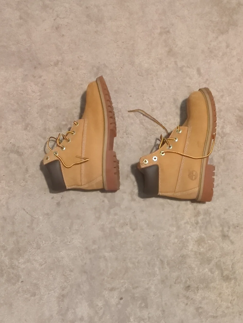 Timberland Juniors' 6 Inch Classic Boys Wheat Waterproof Boots Size 4.5 Boys